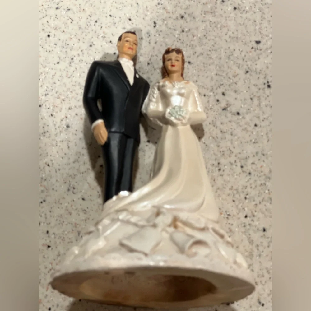 Elegant Wedding Cake Topper - Black and White Vintage 50’s